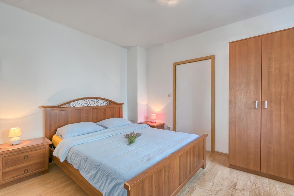Apartments Veruda Porat Pula Bagian luar foto